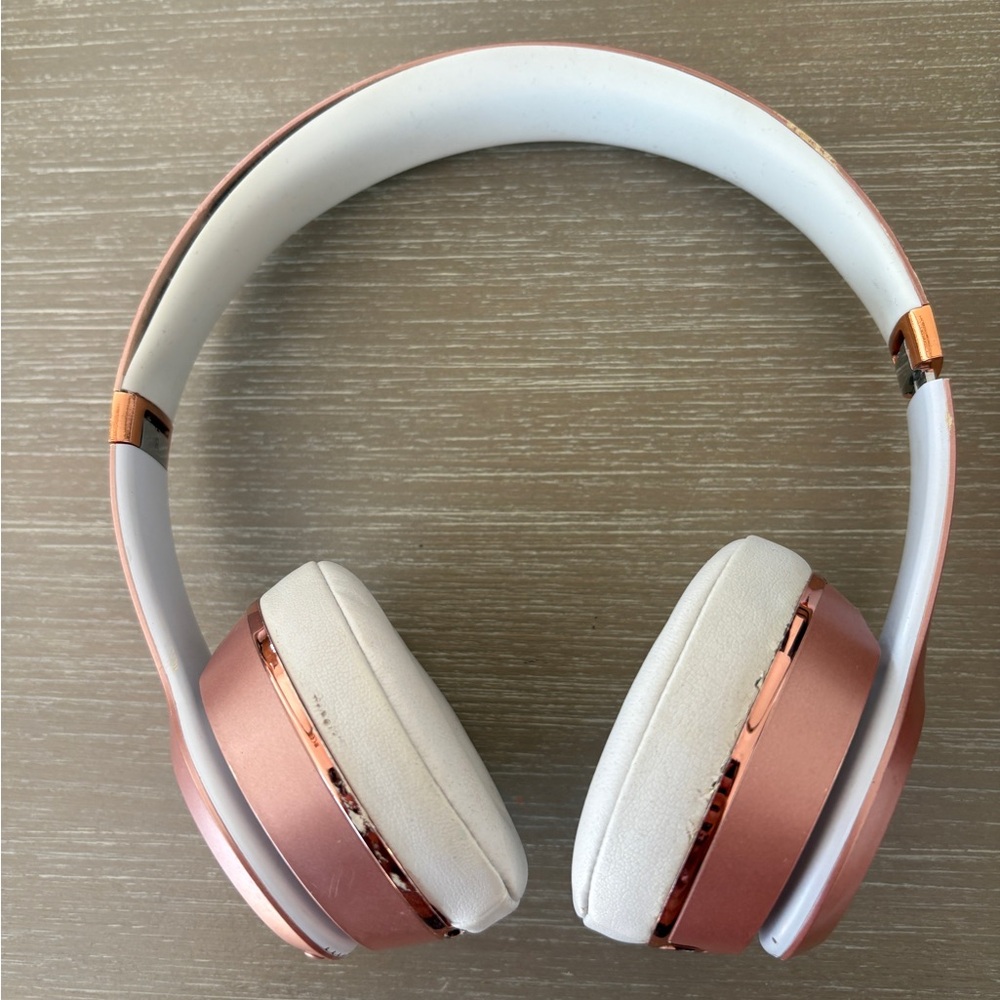 Rosegold Beats, used condition